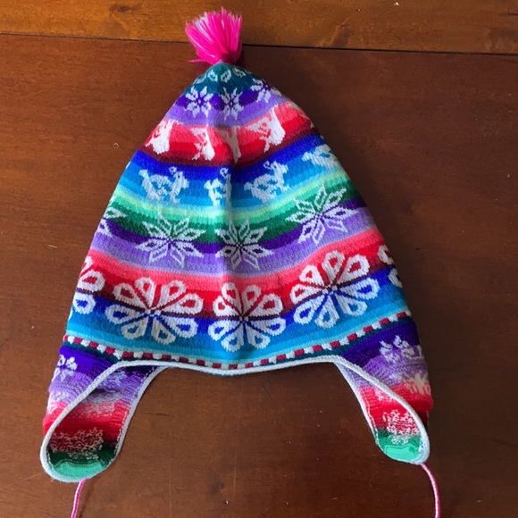 Handmade Peruvian Chullo hat from the mountains near Cusco - Picture 4 of 6